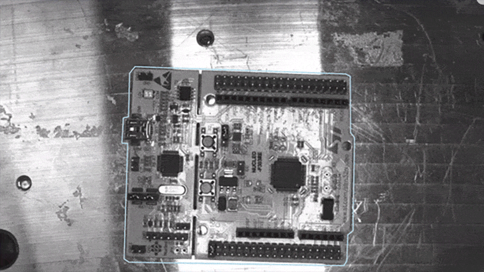 Inspekto inspecionando uma PCB